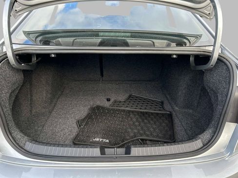 Used 2022 Volkswagen Jetta SE image 13