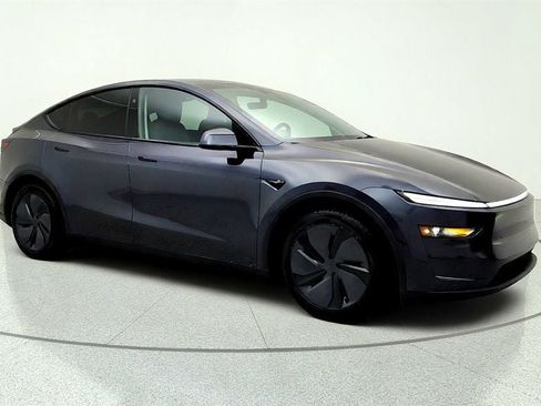 Used 2026 Tesla Model Y Long Range AWD/4WD image 3