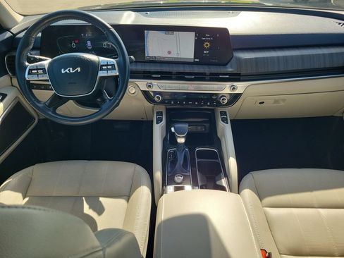 Used 2024 Kia Telluride EX w/ EX Captain's Chair Package FWD image 13