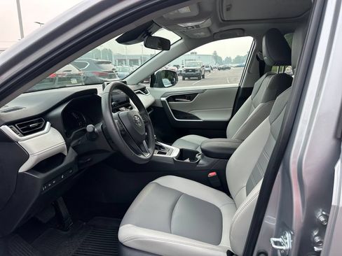 Used 2025 Toyota RAV4 XLE Premium w/ Weather Package AWD/4WD image 10