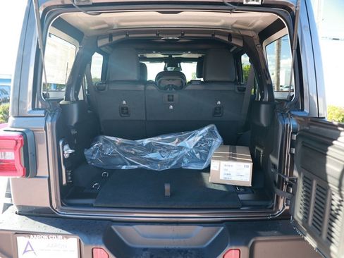 New 2026 Jeep Wrangler Unlimited Rubicon image 33