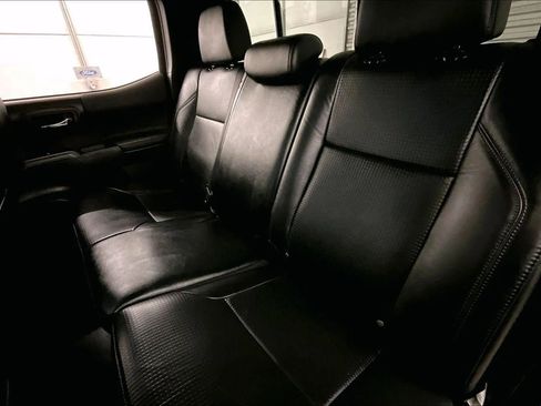 Used 2020 Toyota Tacoma TRD Off-Road image 25