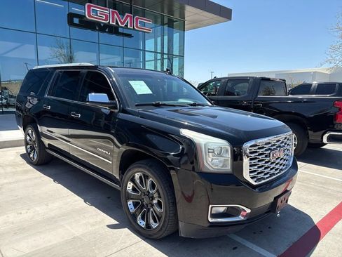 Used 2018 GMC Yukon XL Denali w/ Denali Ultimate Package AWD/4WD image 9
