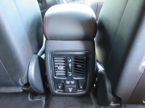 Used 2015 Dodge Durango R/T w/ Technology Group AWD/4WD image 35