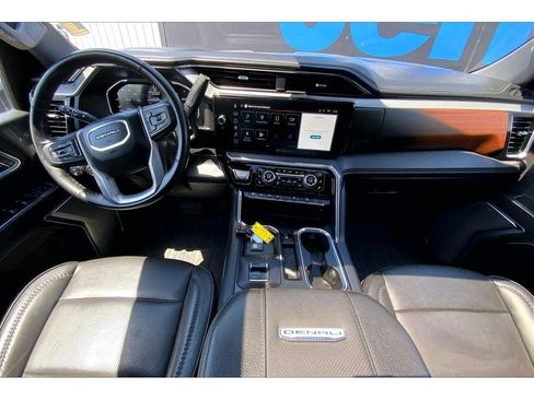 Used 2025 GMC Sierra 2500 Denali w/ Denali Reserve Package AWD/4WD image 17