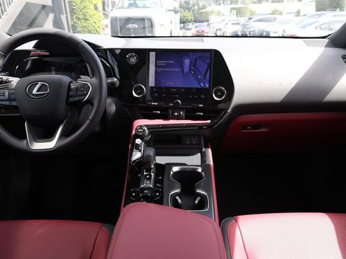Used 2024 Lexus NX 250 FWD w/ Towing Package (2000 Lbs) image 24