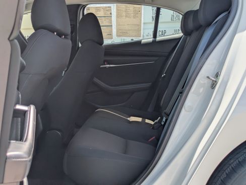 Used 2024 MAZDA MAZDA3 s FWD image 14