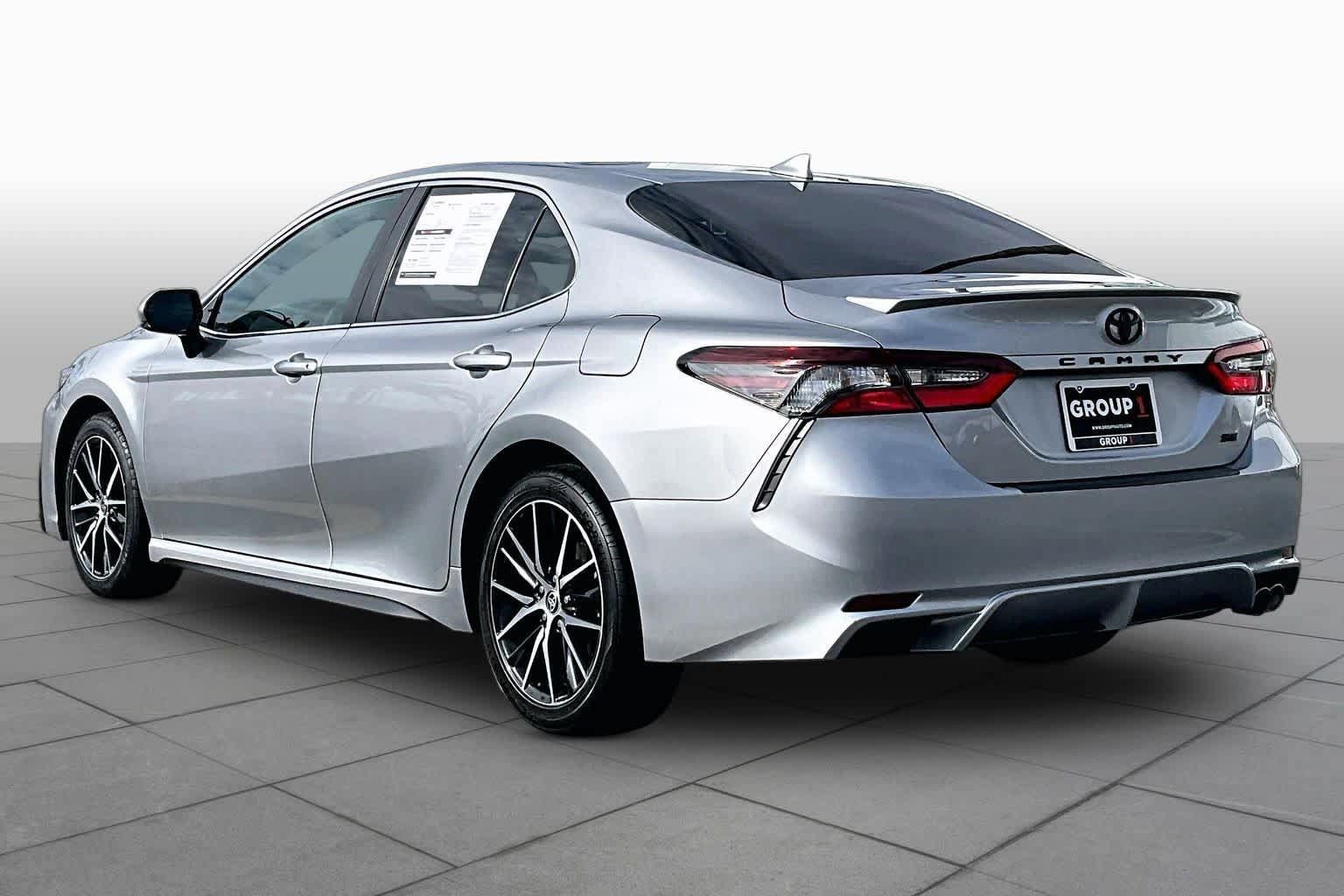 Used 2024 Toyota Camry SE w/ Convenience Package FWD image 11