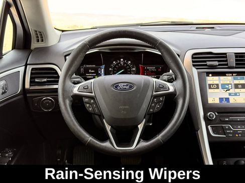 Used 2018 Ford Fusion SE w/ Equipment Group 602A FWD image 27