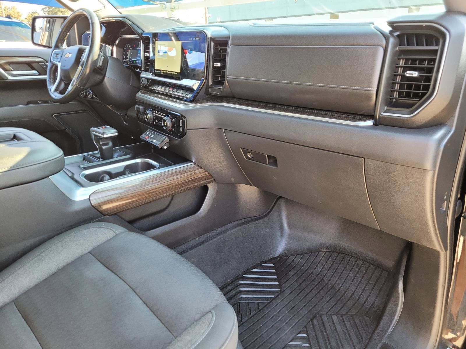 Used 2022 Chevrolet Silverado 1500 LT AWD/4WD image 8