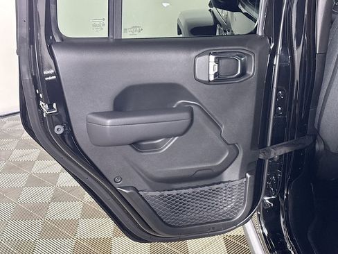 New 2025 Jeep Gladiator Willys image 19