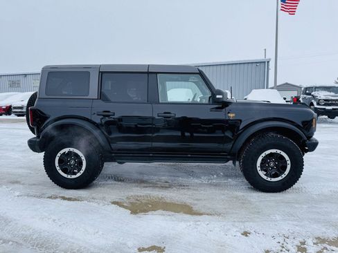 Used 2024 Ford Bronco Badlands image 41