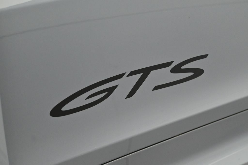 Used 2026 Porsche Cayenne GTS AWD/4WD image 40