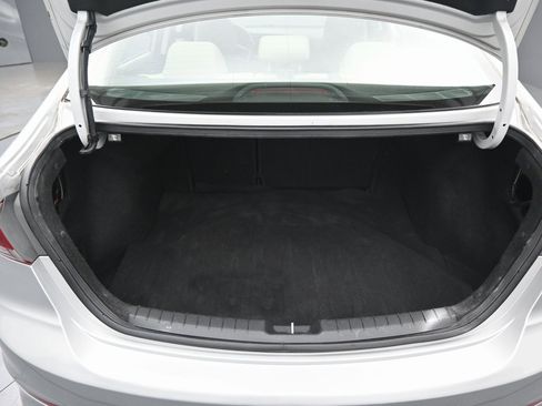 Used 2018 Hyundai Elantra SEL image 25