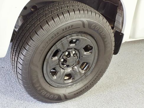 Used 2023 Nissan Frontier S w/ Technology Package RWD image 6