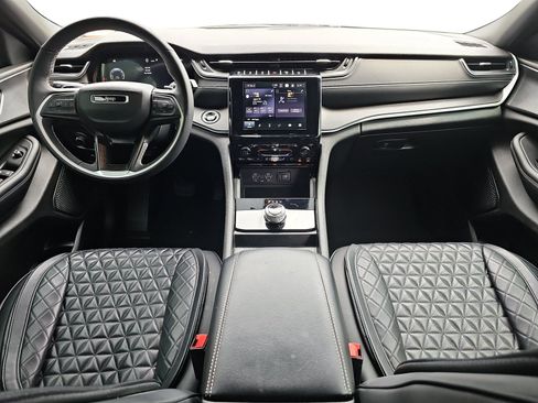 Used 2025 Jeep Grand Cherokee L Laredo w/ Luxury Tech Group I RWD image 9