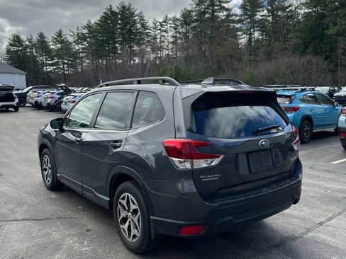 Used 2023 Subaru Forester Premium image 7
