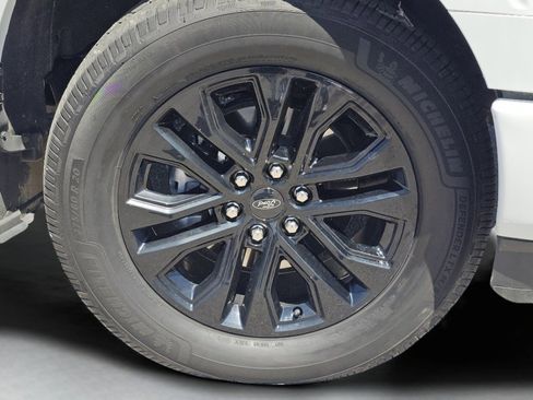 Used 2025 Ford F150 Lariat AWD/4WD image 19