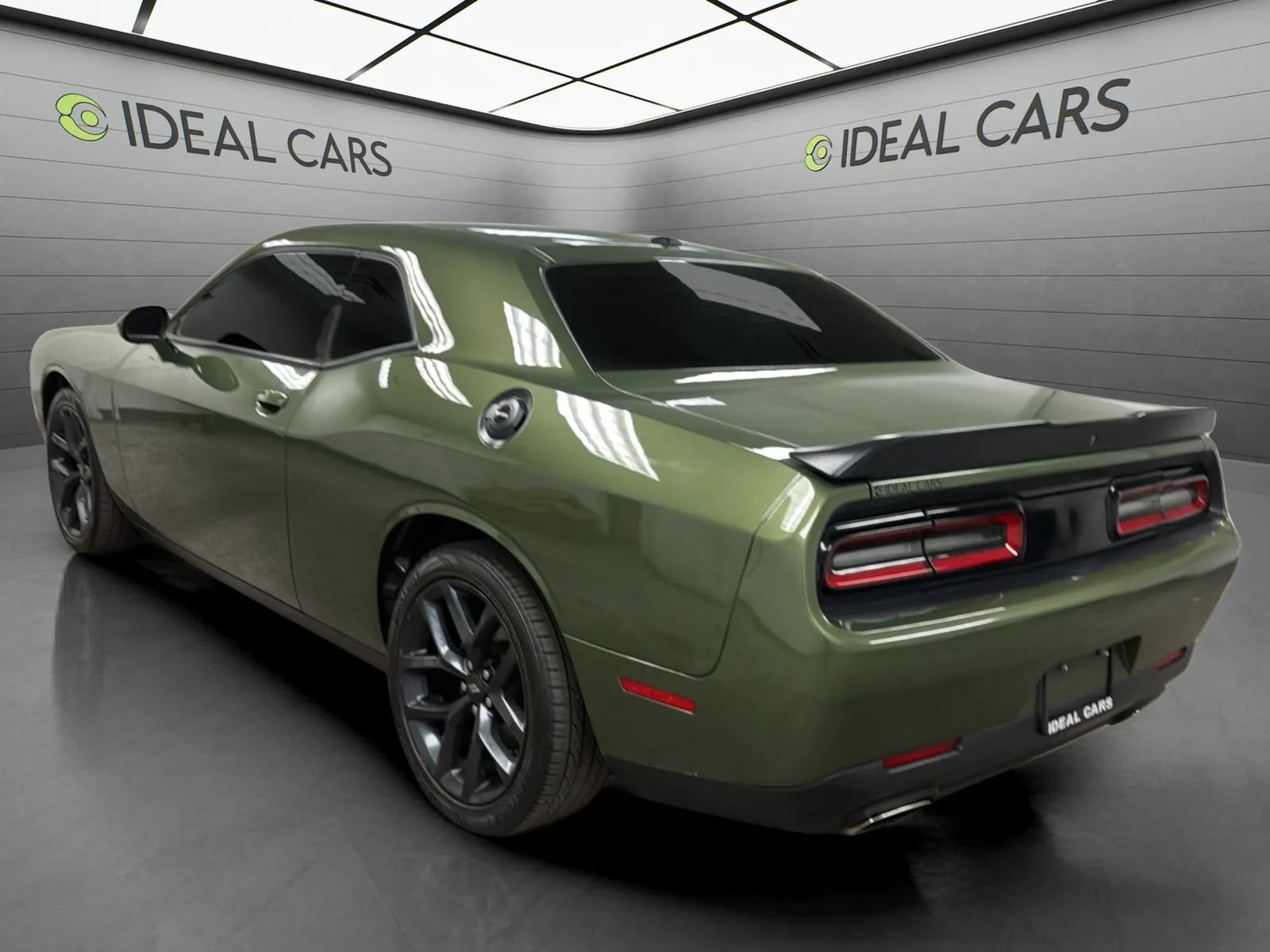 Used 2020 Dodge Challenger SXT w/ Blacktop Package RWD image 7