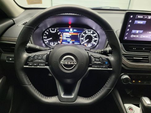 Used 2023 Nissan Altima 2.5 SV w/ SV Premium Package FWD image 22