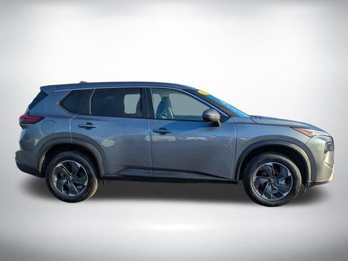 Used 2024 Nissan Rogue SV AWD/4WD image 3