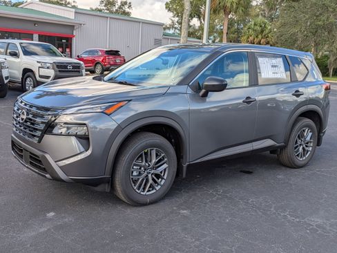 New 2026 Nissan Rogue S image 8