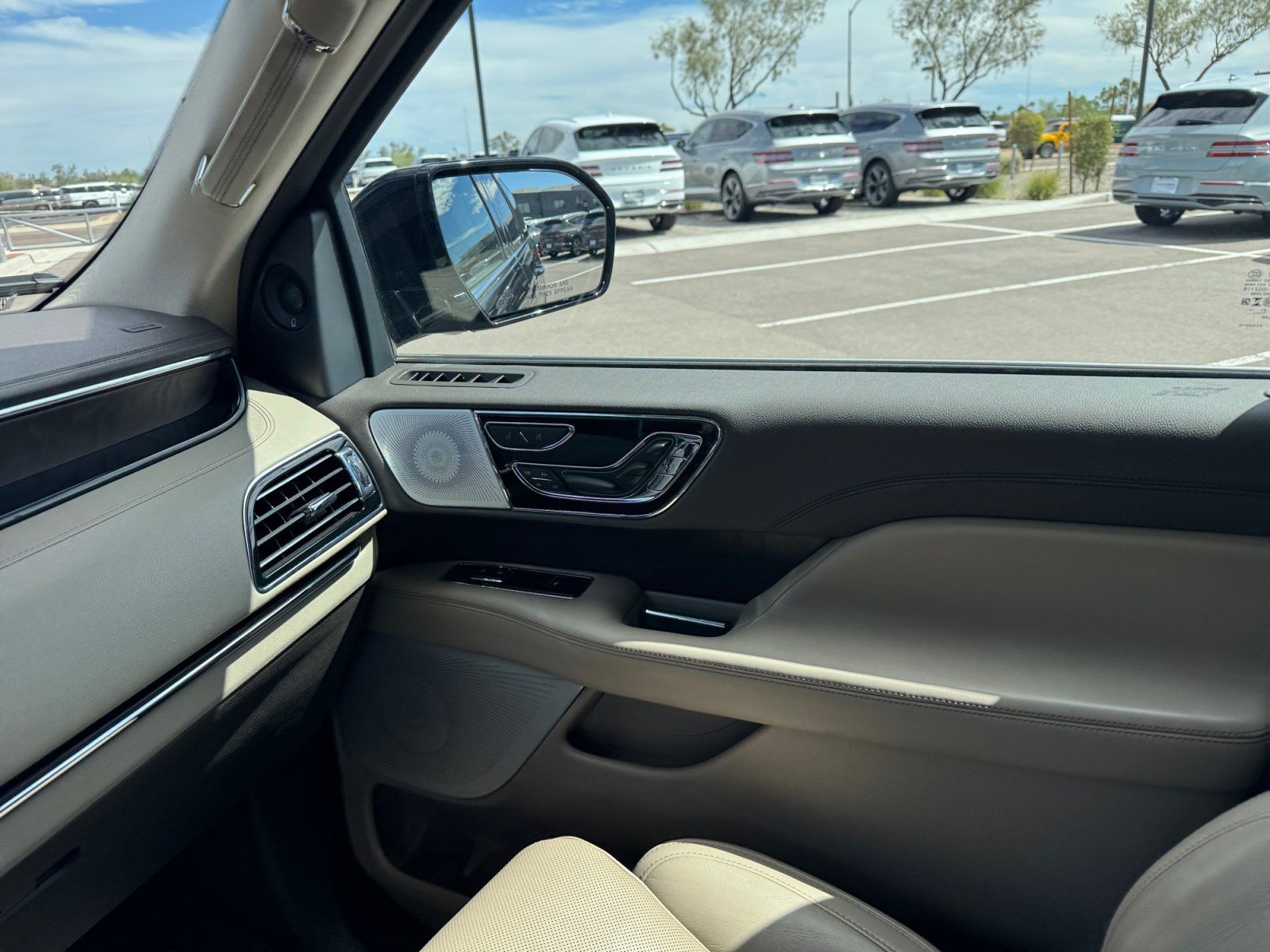Used 2023 Lincoln Navigator Reserve RWD image 16