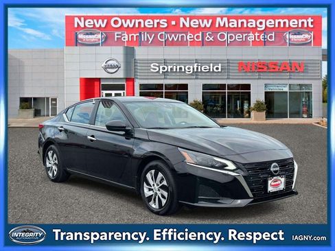 Used 2025 Nissan Altima 2.5 S FWD image 1