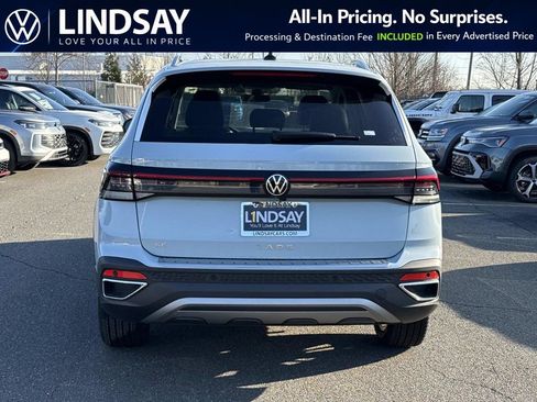 New 2026 Volkswagen Taos SE FWD image 4