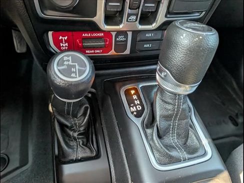 Used 2024 Jeep Gladiator Sport AWD/4WD image 13
