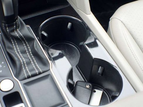 Used 2022 Volkswagen Atlas SE image 29