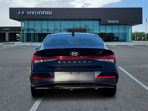 New 2026 Hyundai Elantra SEL Sport FWD image 25