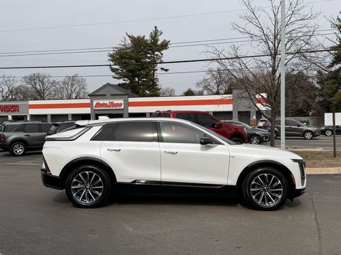 Used 2024 Cadillac Lyriq Sport image 5