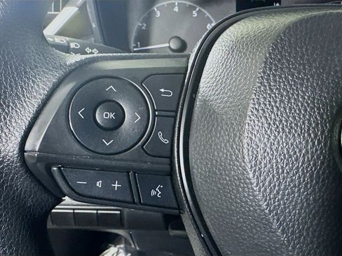 Used 2025 Toyota Corolla LE image 16