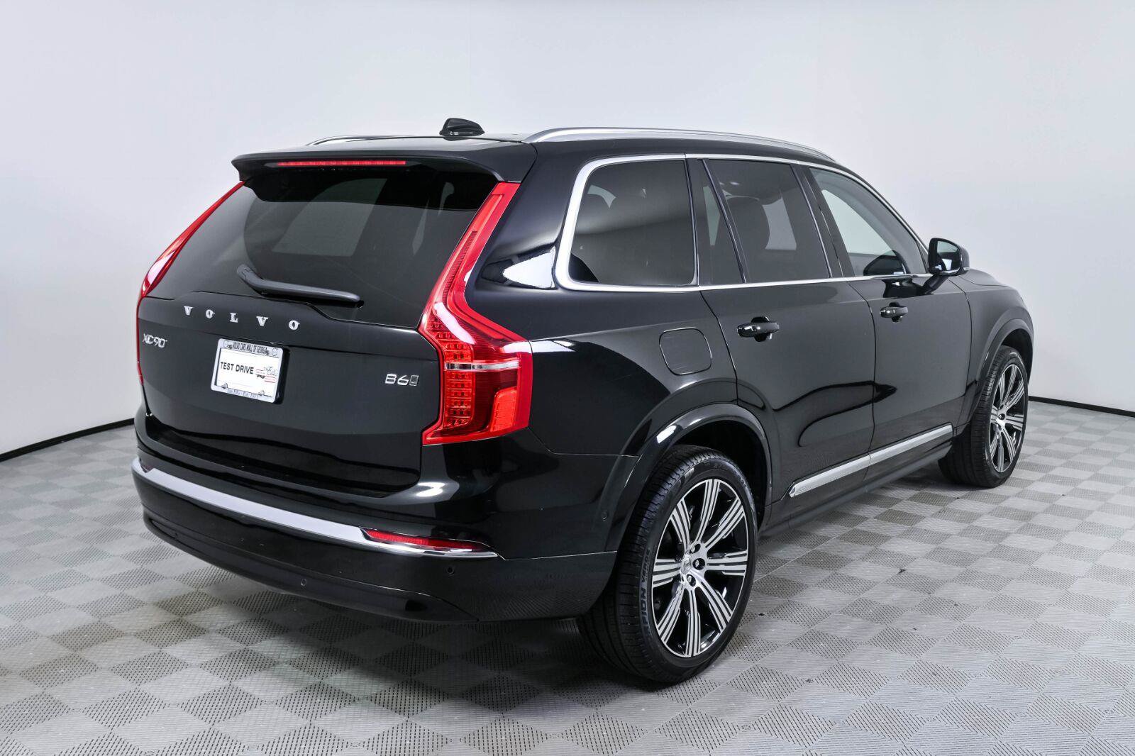 Certified 2024 Volvo XC90 B6 Ultimate w/ Protection Package AWD/4WD image 30