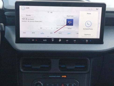 Used 2025 Ford Maverick XLT image 18