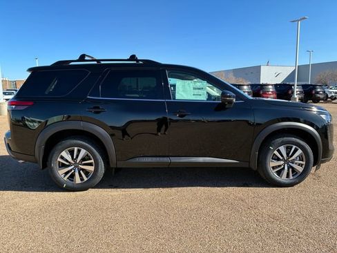 New 2026 Nissan Pathfinder SL FWD image 7