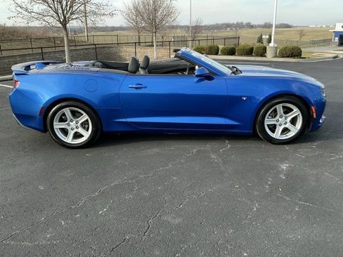 Used 2018 Chevrolet Camaro LT image 4