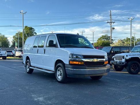 Used 2023 Chevrolet Express 2500 w/ Driver Convenience Package image 16