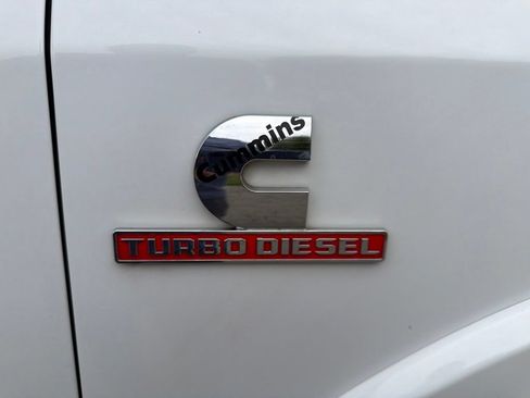Used 2020 RAM 3500 Laramie RWD image 11