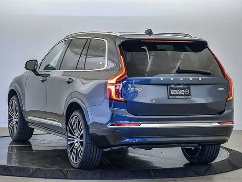 Used 2025 Volvo XC90 B5 Core w/ Protection Package Premier AWD/4WD image 2