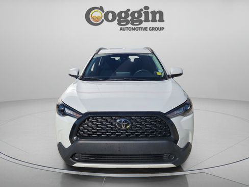 Used 2022 Toyota Corolla Cross LE FWD image 5