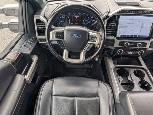 Used 2022 Ford F350 Lariat image 17