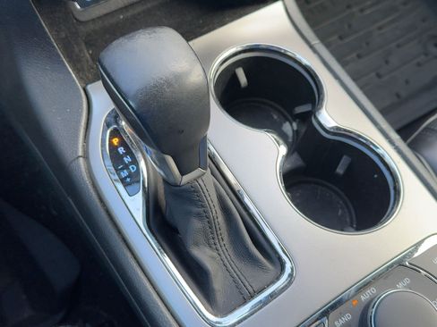 Used 2018 Jeep Grand Cherokee Overland image 26