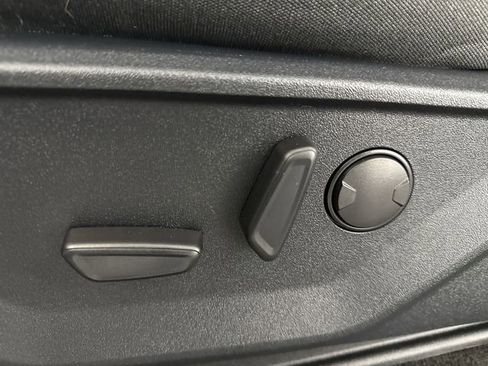 Used 2022 Ford F150 XLT w/ Equipment Group 302A High image 17