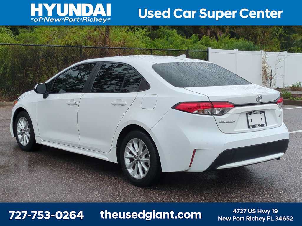 Used 2020 Toyota Corolla LE w/ LE Premium Package FWD image 3
