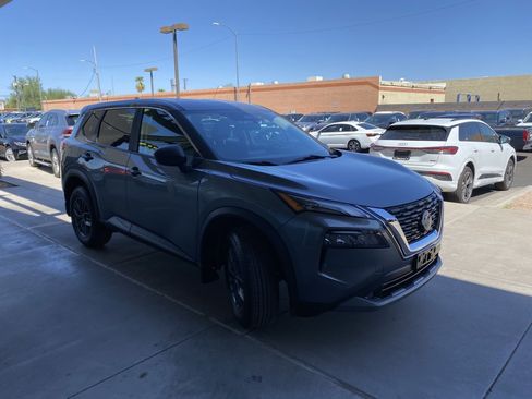 Used 2023 Nissan Rogue S image 6