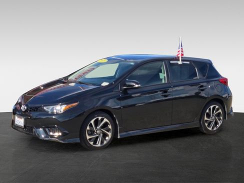 Used 2018 Toyota Corolla iM w/ All-Weather Mat Package image 8
