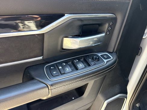 Used 2020 RAM 2500 Laramie w/ Night Edition AWD/4WD image 17