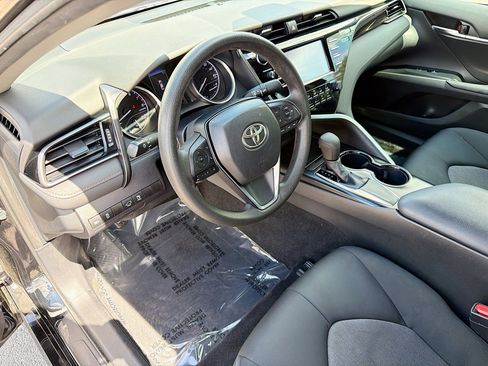 Used 2019 Toyota Camry LE FWD image 23